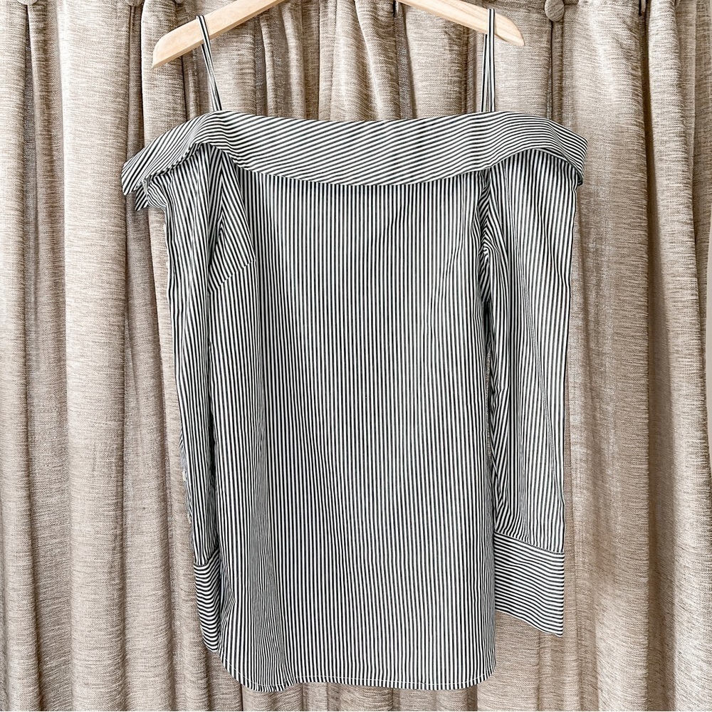 NWOT Guest Editor Off the Shoulder White & Black Stripes Blouse Size Medium